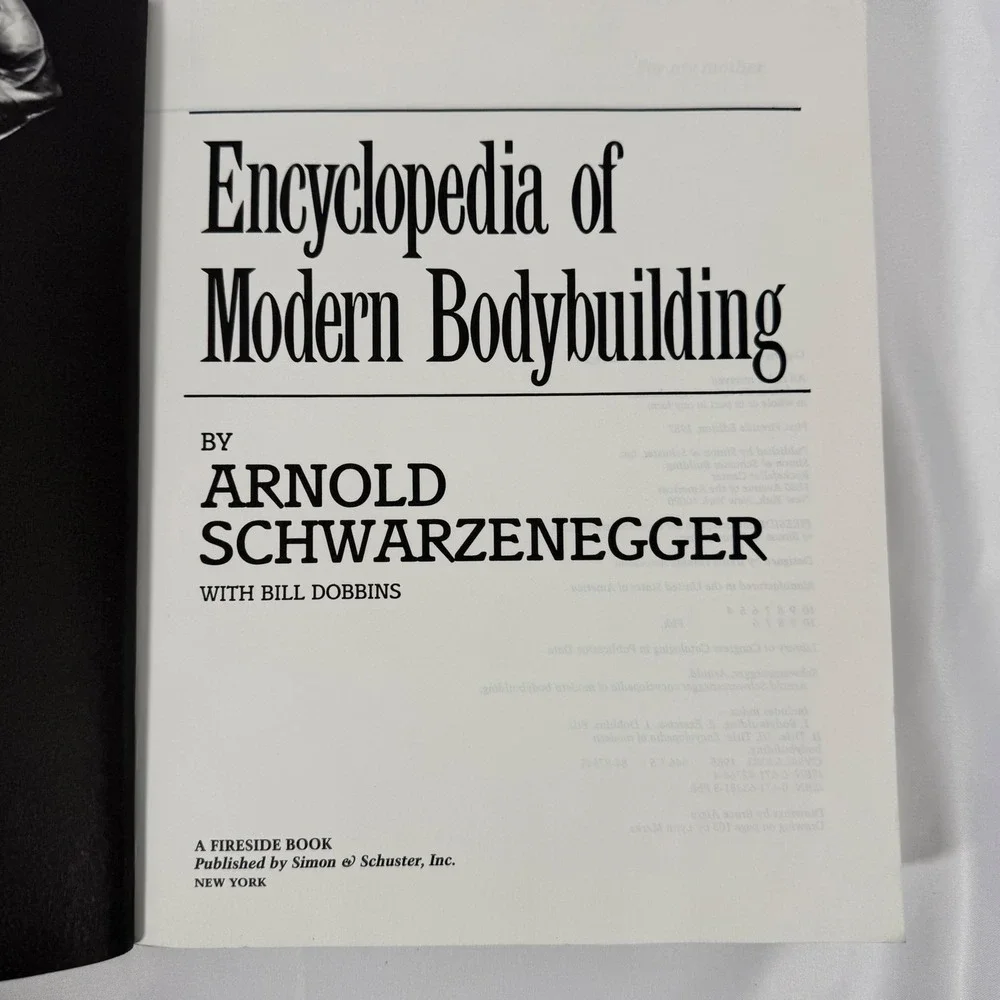 Arnold Schwarzenegger Encyclopedia of Modern Bodybuilding Paperback